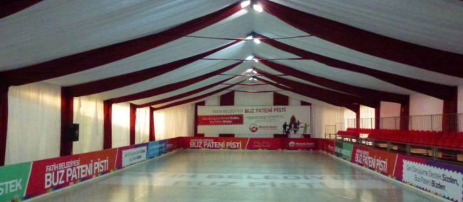 FATİH’TE BUZ PİSTİ