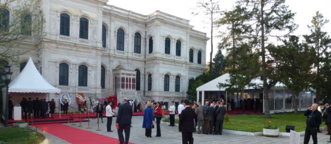 YILDIZ SARAYI'NDA NEJAT ÇUHADAROĞLU SERGİSİ KOKTEYLİ